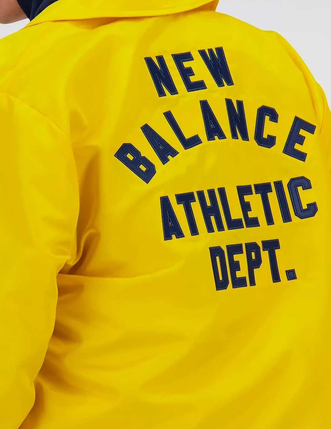 Chaqueta New Balance Spostwears Coaches amarilla de hombre