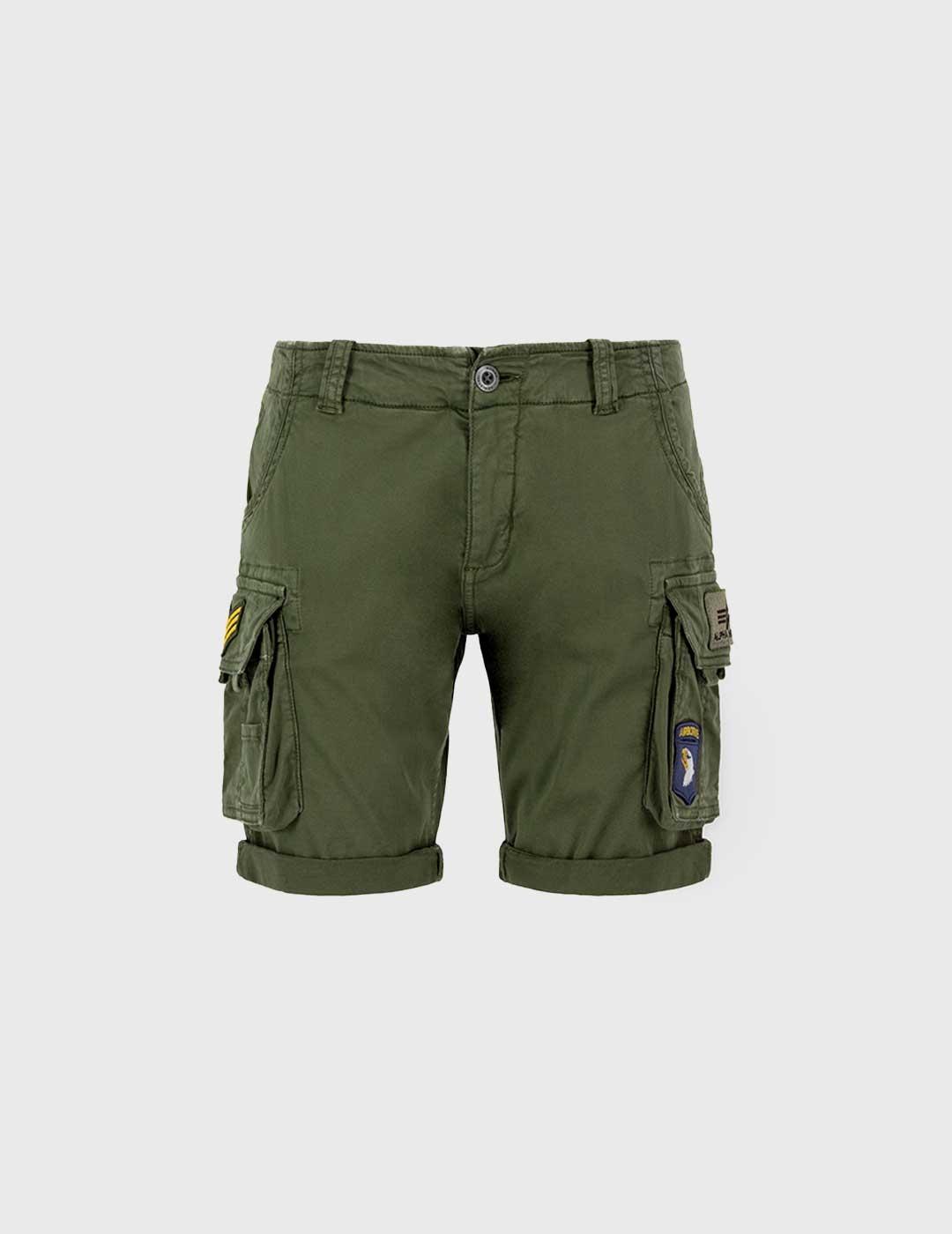 Alpha Industries Crew Short Patch Pantalón corto verde