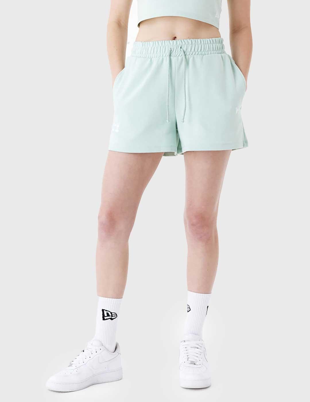 New Era Le Shorts Pantalones cortos verdes para mujer