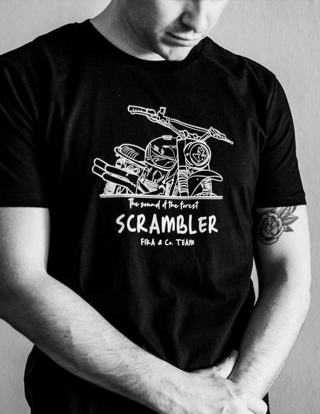 Camiseta Fika Scrambler marina unisex
